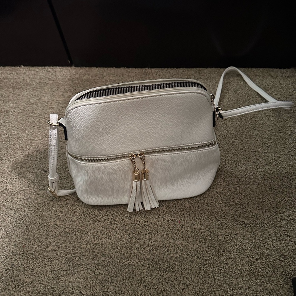 White cross body purse